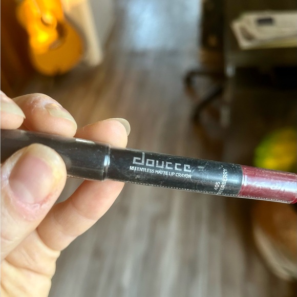 Doucce - Relentless Matte Lip Crayon - 405 Winterberry Brand New - NWT - Picture 5 of 5
